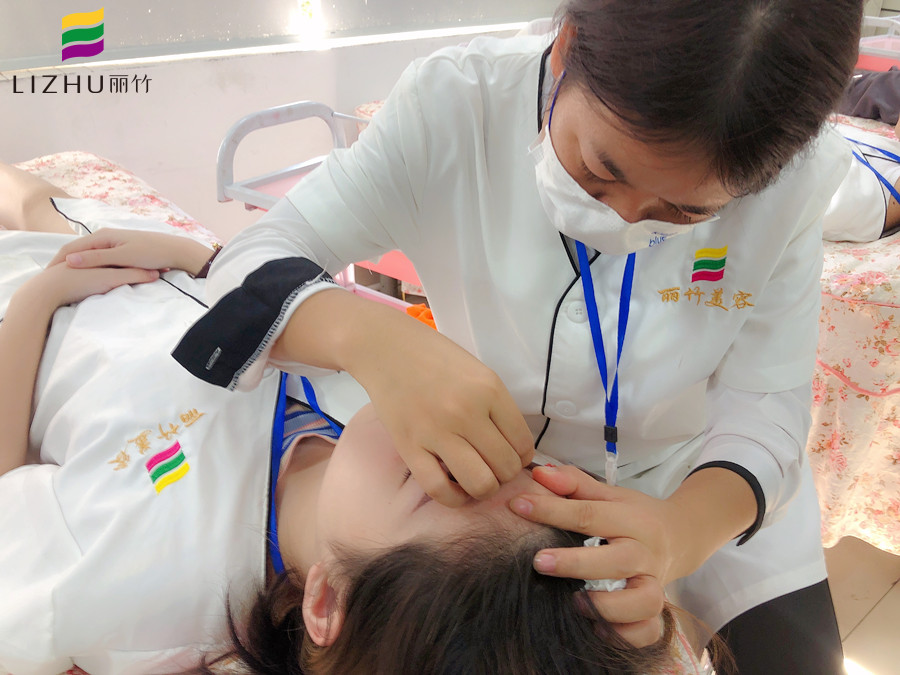 紋眉后的隱藏注意事項(xiàng)，廣西紋繡學(xué)紋眉幫你總結(jié)