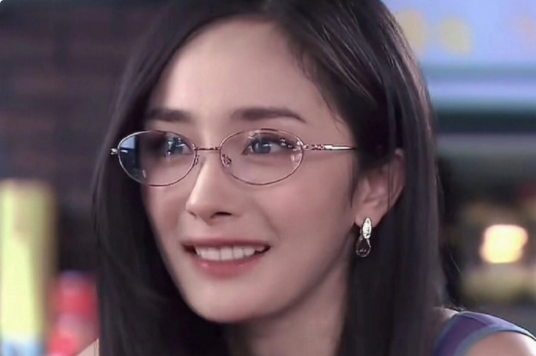 大冪冪千金臥蠶妝教程，廣西明星化妝培訓(xùn)分享