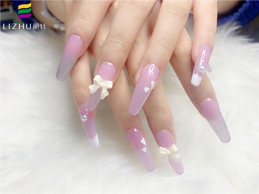 南寧美甲教學課件：水晶甲與光療甲的區(qū)別