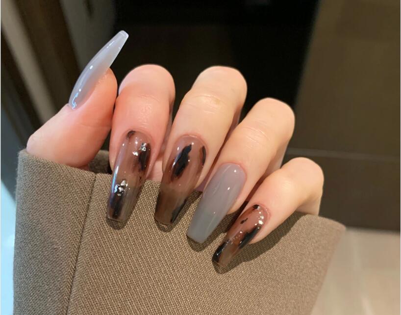 溫柔顯氣質(zhì)美甲，南寧培訓(xùn)美甲機(jī)構(gòu)分享