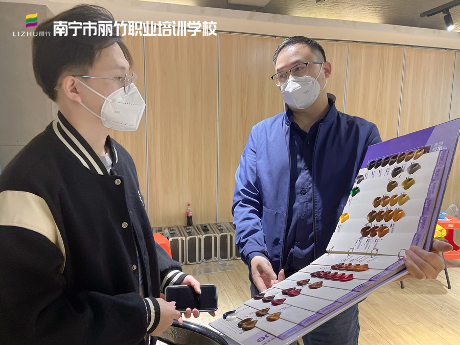 染發(fā)新手必學技巧 | 零基礎(chǔ)學染發(fā)