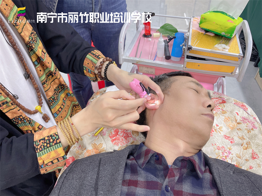 采耳的好處，南寧專業(yè)采耳培訓(xùn)班告訴你