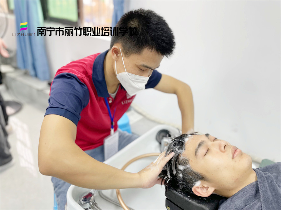 如何判斷頭發(fā)類型？零基礎學洗護