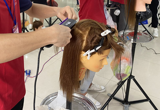 頭發(fā)拉直后的護理方法，廣西美發(fā)護發(fā)培訓班課程