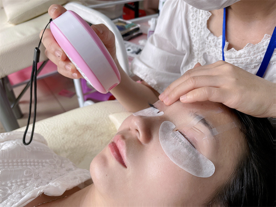 美睫風(fēng)扇吹風(fēng)機(jī)有什么用？南寧學(xué)美睫技術(shù)