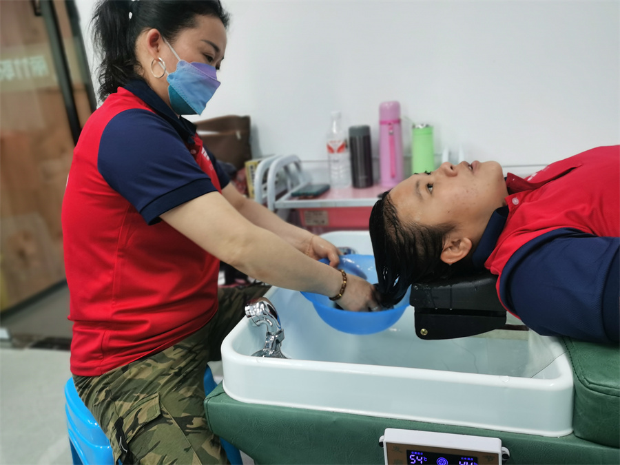 南寧美發(fā)洗護培訓(xùn)班課堂實訓(xùn)