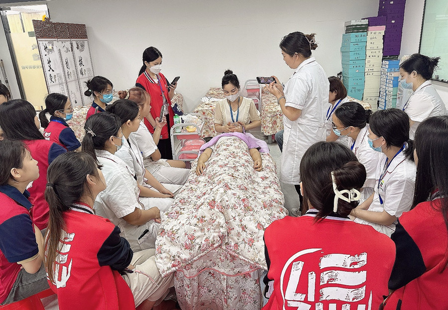 夏季面部如何緊急補水？廣西學面部護膚教學