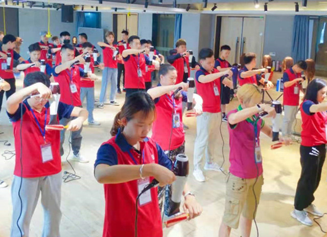 美發(fā)養(yǎng)發(fā)護理：如何使用吹風(fēng)筒吹頭發(fā)？