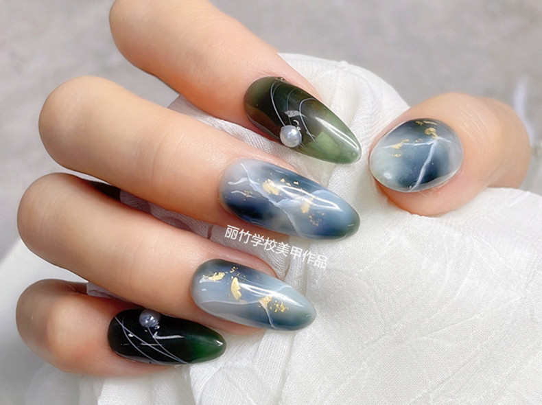 水墨暈染美甲，廣西美甲培訓機構(gòu)學員作品