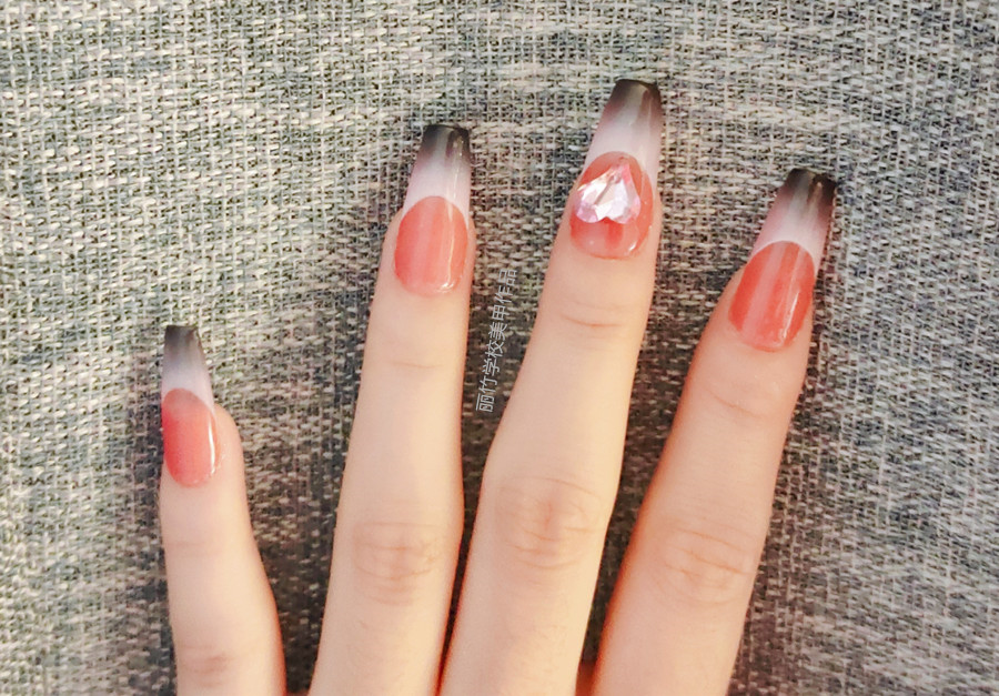 法式美甲，零基礎(chǔ)學(xué)美甲培訓(xùn)學(xué)員作品