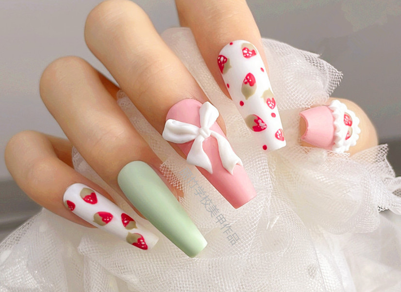 草莓美甲，零基礎(chǔ)美甲教學(xué)作品