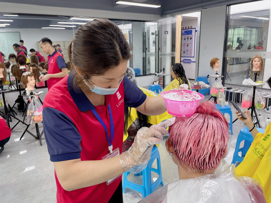 染發(fā)配色的面積比例，?零基礎(chǔ)染發(fā)培訓(xùn)