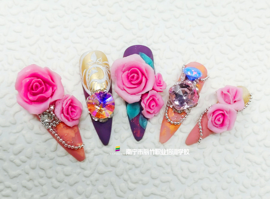 雙色玫瑰雕花，廣西美甲師培訓(xùn)作品