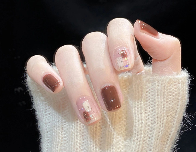 極簡風(fēng)美甲，廣西美甲培訓(xùn)中心推薦