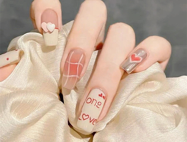 糖果色法式美甲，南寧培訓(xùn)美甲師推薦