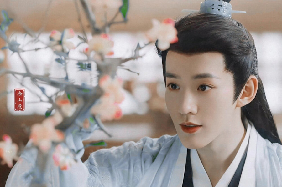 不貼假睫毛也好看的眼妝，廣西學(xué)化妝影視