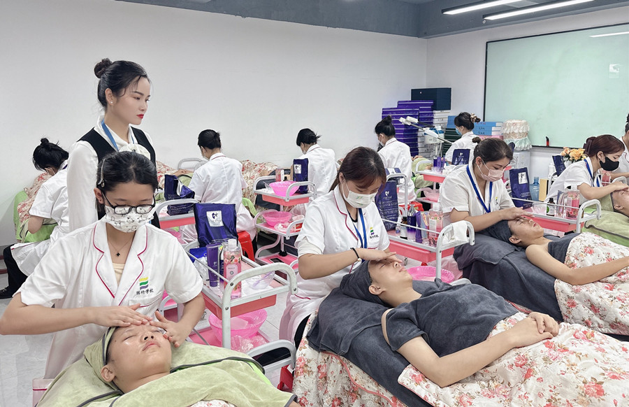 1699500538933749.jpg 7069046864305254849.jpg