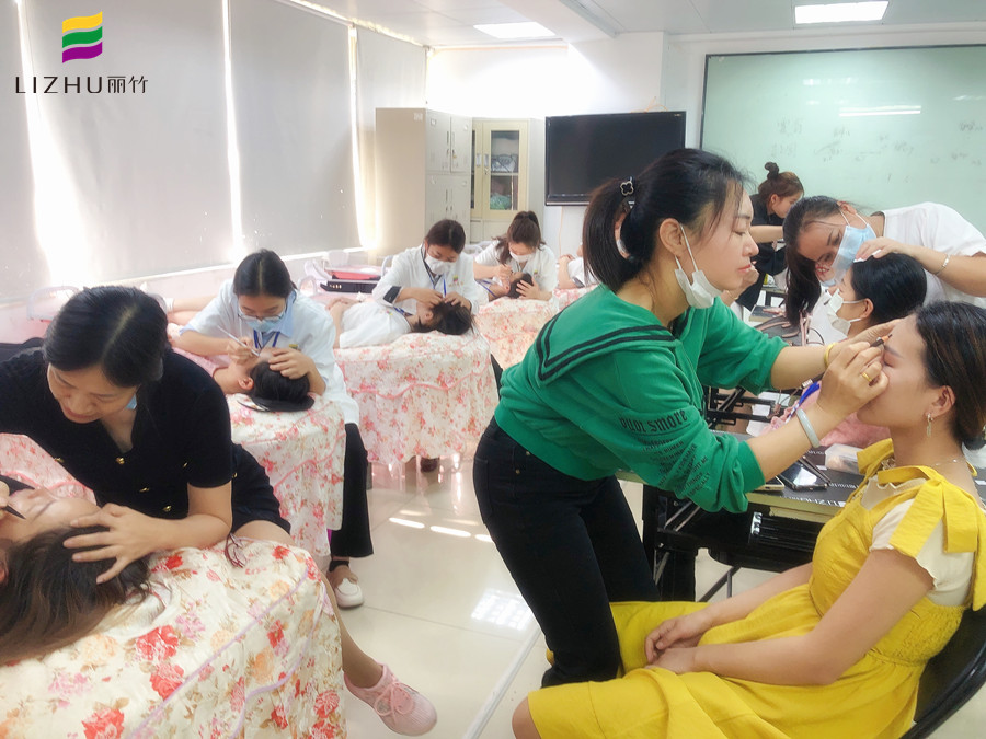 紋繡師做好漸變效果的技巧，廣西紋繡師職業(yè)學校分享