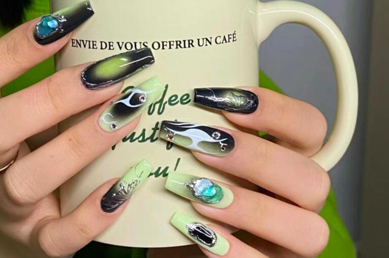 Y2k千禧辣妹長款美甲，南寧美甲網(wǎng)紅造型培訓