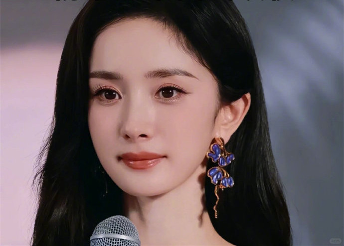 楊冪溫柔仙氣眼部妝容，南寧明星化妝學(xué)校分享