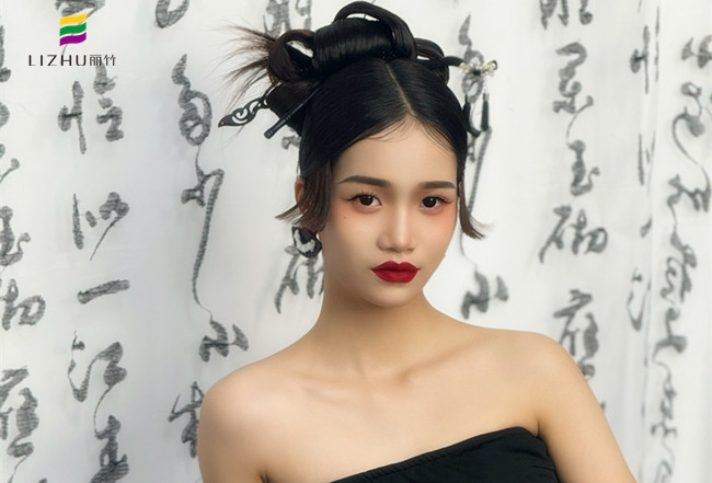 新中式國風(fēng)造型，廣西化妝跟妝師作品