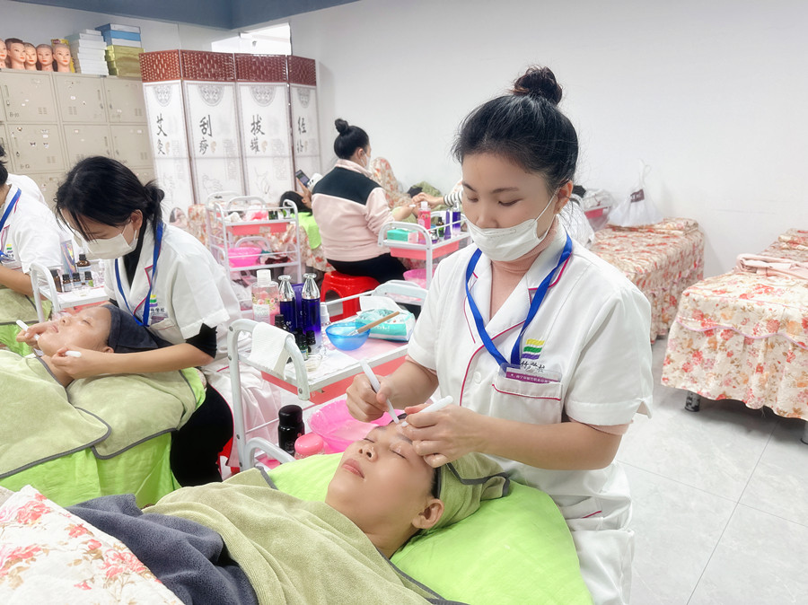 ?學(xué)美容心得體會(huì)：選擇麗竹，把握成功