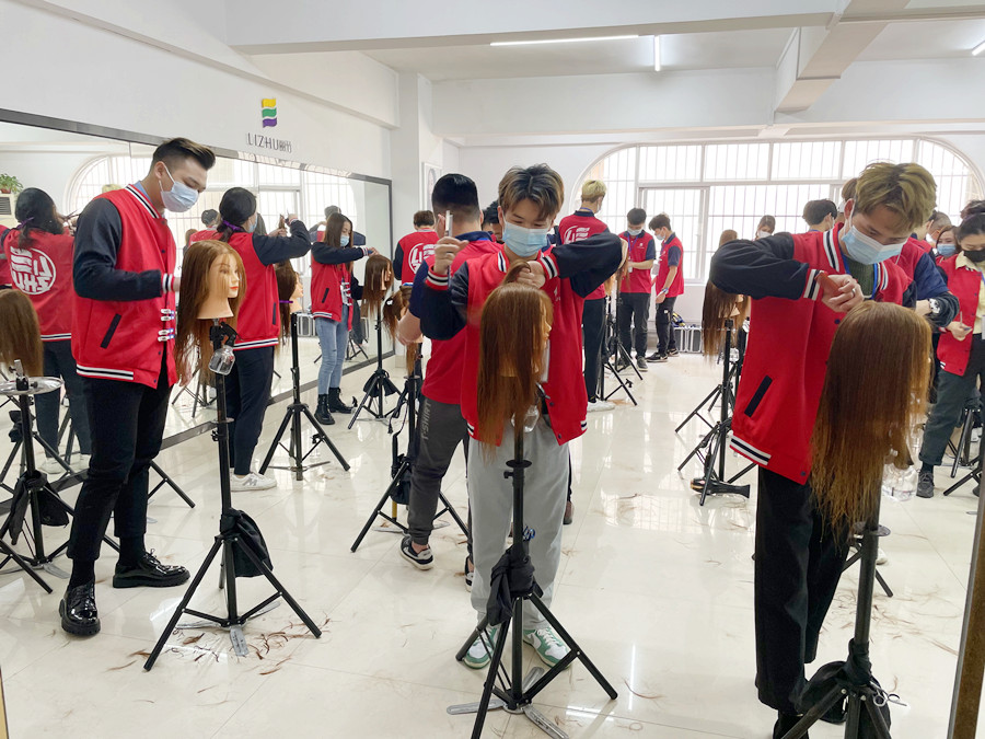 美發(fā)發(fā)型移除層次修剪技巧，南寧培訓(xùn)剪發(fā)造型