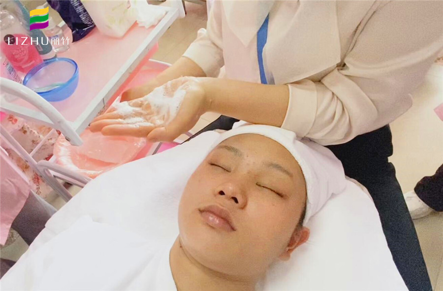 專業(yè)卸妝攻略，南寧美容護(hù)膚