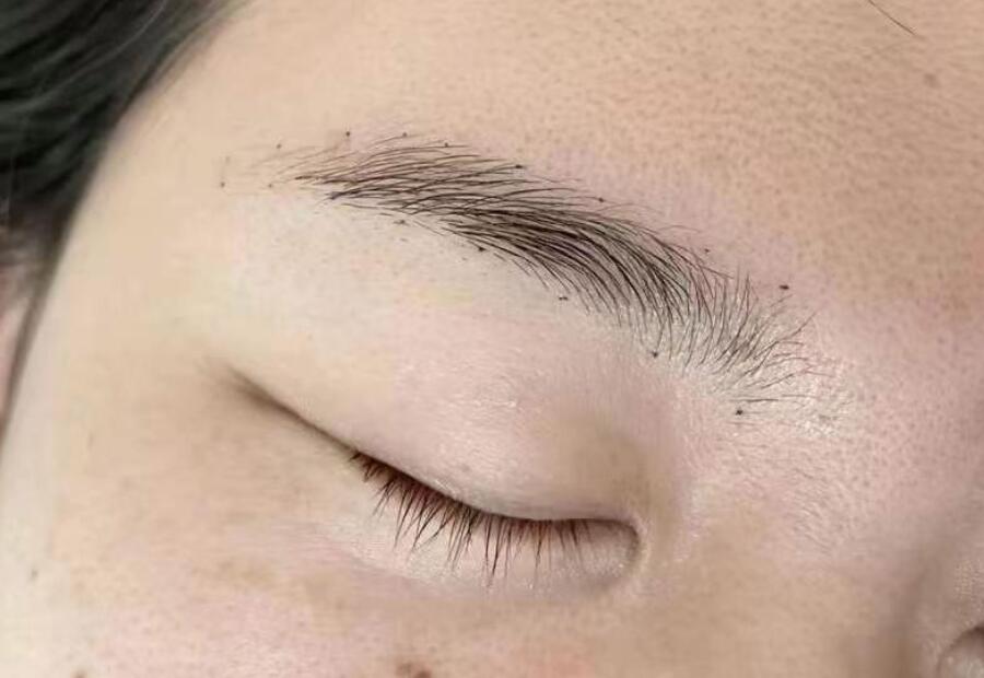 紋眉操作過(guò)程技巧，南寧紋繡學(xué)校排名總結(jié)分享