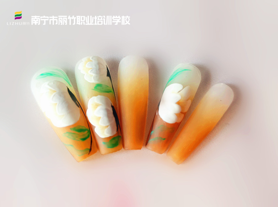 春日彩繪美甲，南寧美甲短期培訓(xùn)作品