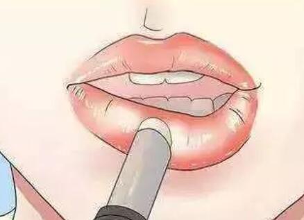涂唇膏的注意事項，南寧美容護膚管理培訓(xùn)