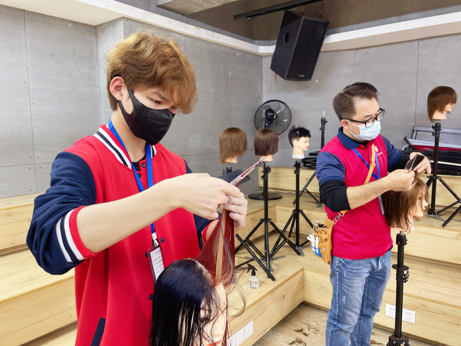 美發(fā)新手必懂的理發(fā)技巧，零基礎(chǔ)學(xué)理發(fā)教學(xué)