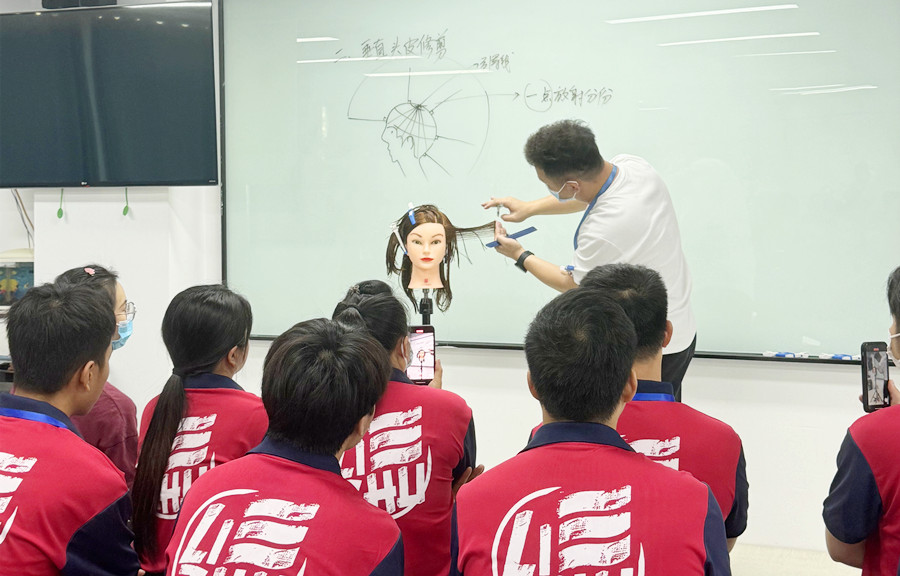 美發(fā)夾剪基礎(chǔ)知識(shí)，廣西剪發(fā)理發(fā)教案