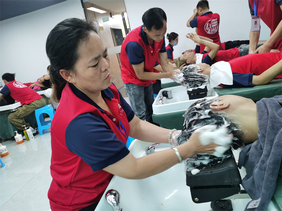 美發(fā)洗護(hù)的流程，廣西專業(yè)洗護(hù)班課堂實況