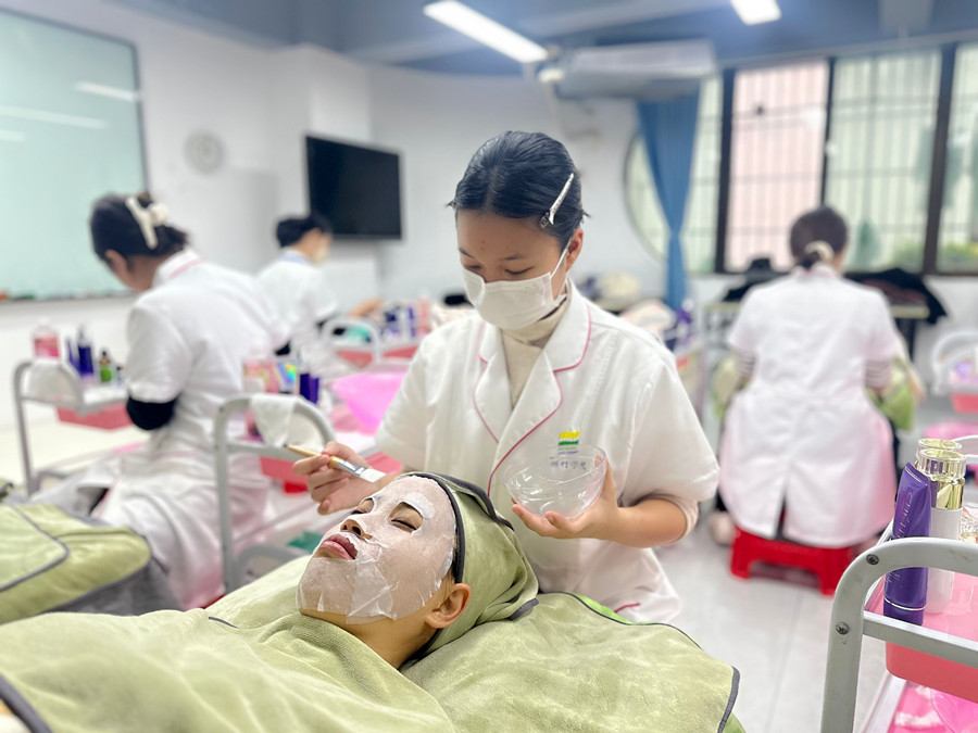 如何去除濁相？南寧皮膚管理師教你