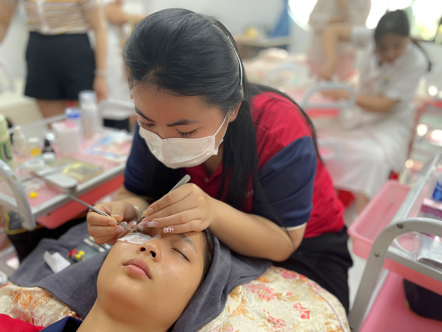 常見的美睫方式，南寧西鄉(xiāng)塘區(qū)美睫學(xué)校講解