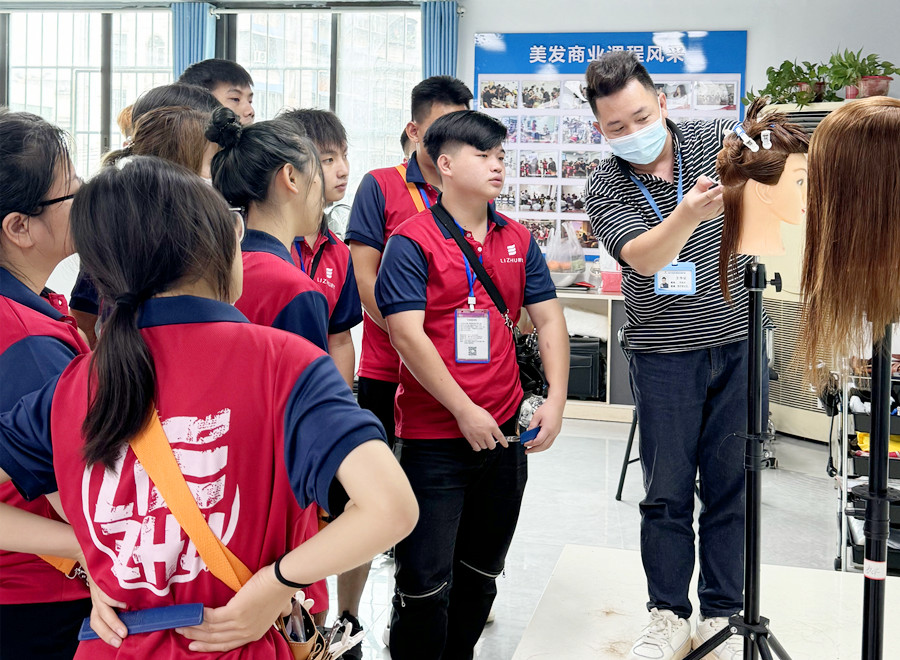 什么是美發(fā)打?。苛慊A(chǔ)在南寧學(xué)剪發(fā)