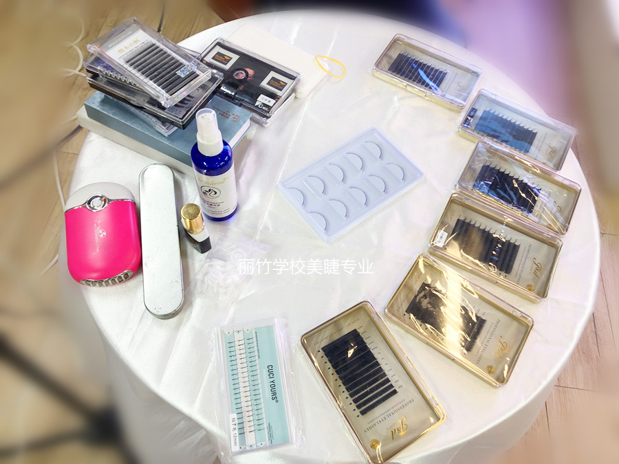 常用的睫毛種類介紹，南寧美睫學(xué)習(xí)