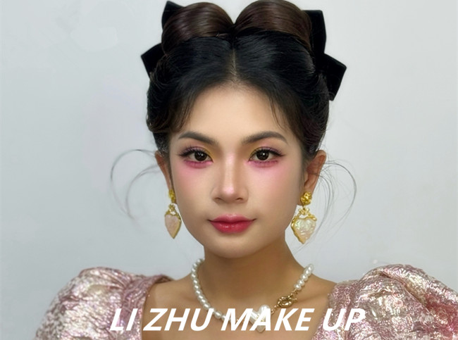 在逃公主造型，告訴南寧專業(yè)彩妝去哪學(xué)南寧專業(yè)彩妝去哪學(xué)？