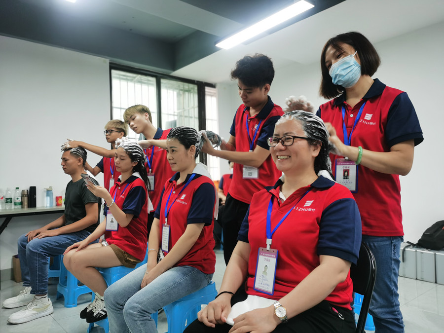 中式洗頭的過程 | 廣西學(xué)洗頭去哪里？