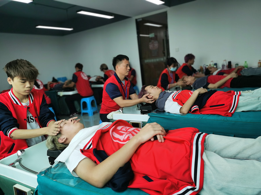 天天洗頭還是很油的原因，廣西學(xué)洗護(hù)洗頭