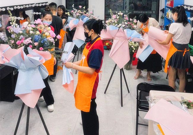 常見(jiàn)的開(kāi)業(yè)花籃類型，南寧花藝培訓(xùn)哪里的好？