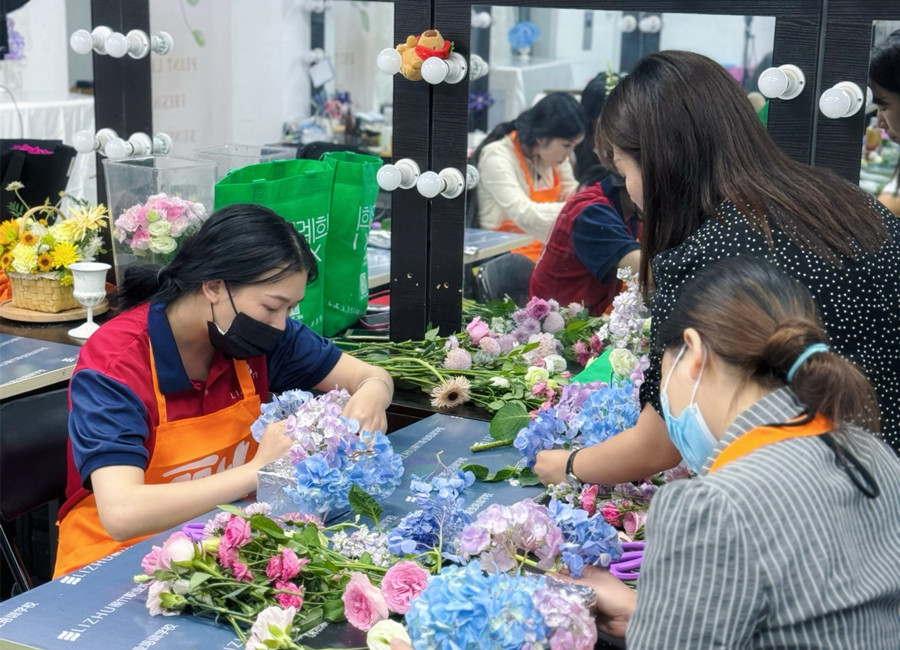 優(yōu)雅瀑布桌花布置，學花藝沒經(jīng)驗