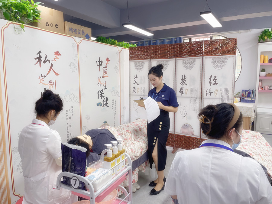 護膚品不吸收的表現，南寧美容護膚教學