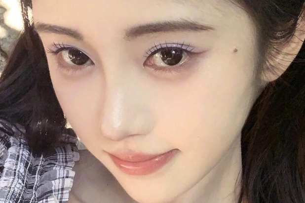 溫柔香芋紫眼妝，學(xué)女明星同款妝容