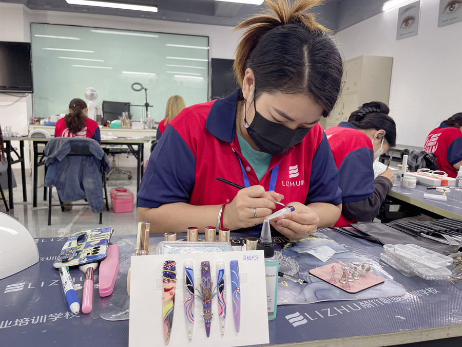 飾品彩繪美甲，南寧美甲進(jìn)修提升作品