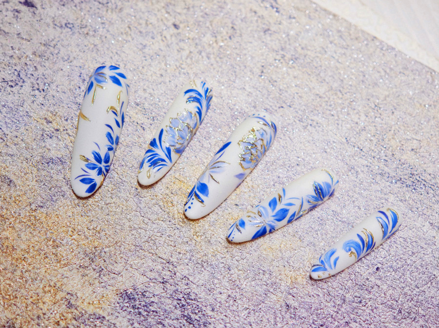 青花瓷美甲，美甲款式小紅書