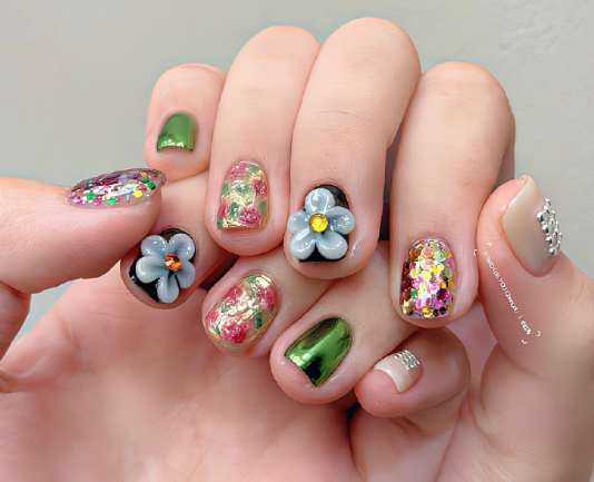 氛圍感美甲，廣西美甲藝術學校收集整理