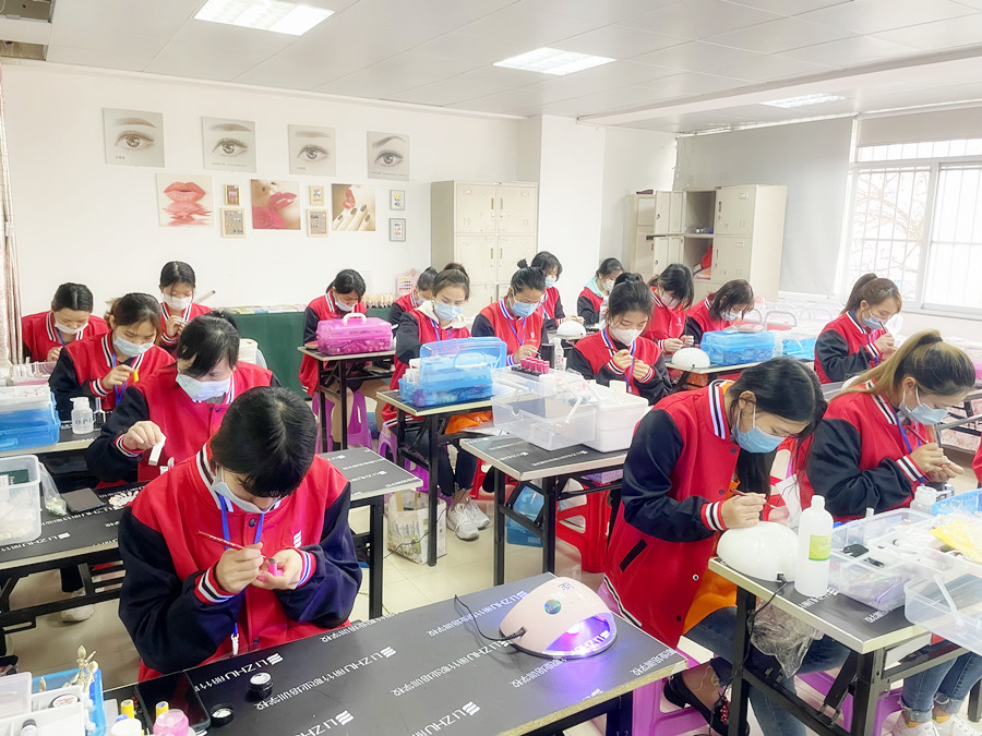 2025女生學(xué)什么專業(yè)就業(yè)前景好蕞容易就業(yè)？