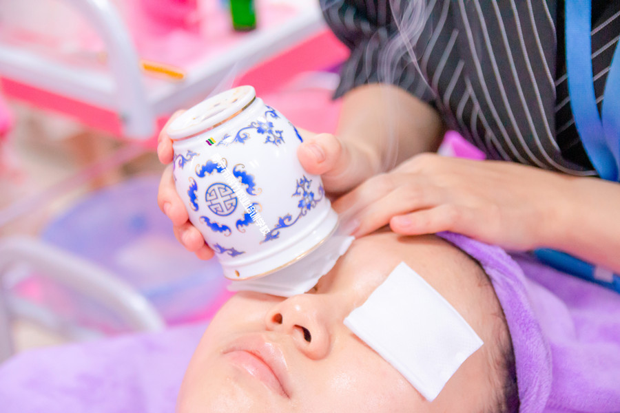 日常眼部護(hù)理貼士，南寧美容皮膚護(hù)膚學(xué)校收集